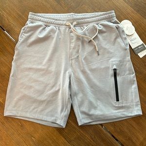 Vuori “Sunday” performance shorts.  Size small 30” waist  7.5” inseam